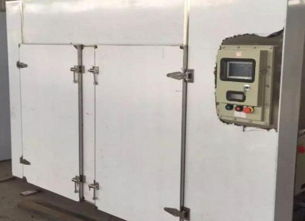 真空干燥箱怎樣設(shè)定溫度，使用時(shí)需要注意什么？